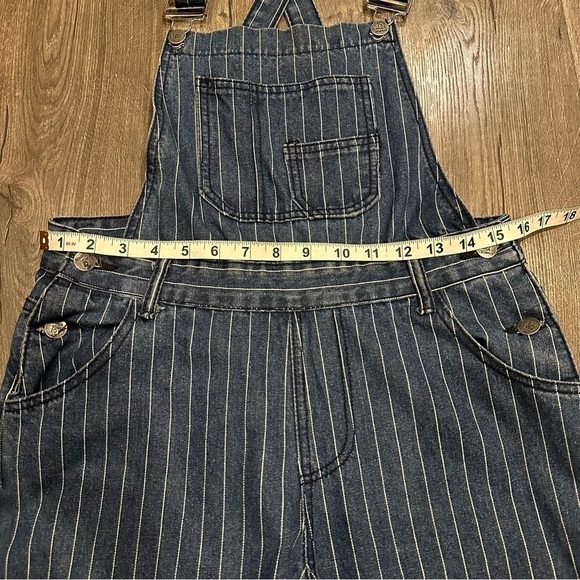 Women's Vintage Y2K Pinstripe Denim Bib Overalls Dungaree Conductor Size M/L - Picture 10 of 15